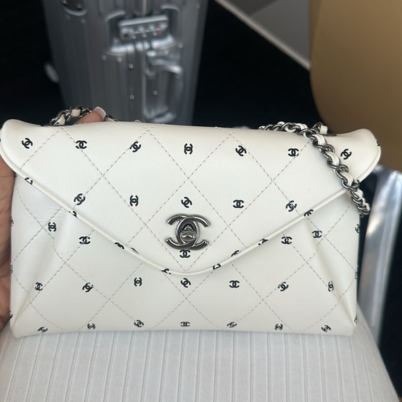 Chanel white envelopes chain Microchip. - Picture 2 of 10